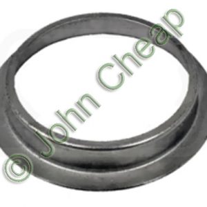 Hub bush - Wheel hub seal bush/Manual - R26632